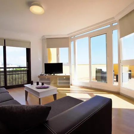 Fabulosos Attic With Ocean And Mountain Views