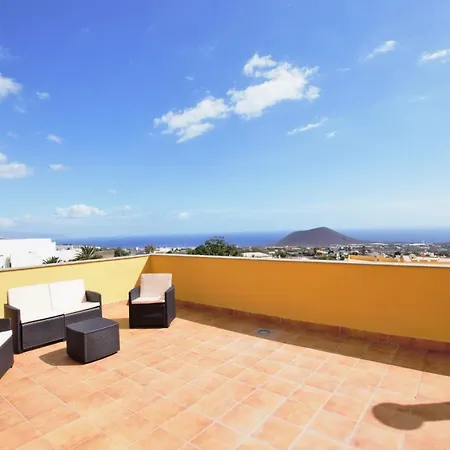 Fabulosos Attic With Ocean And Mountain Views Appartamento Güimar